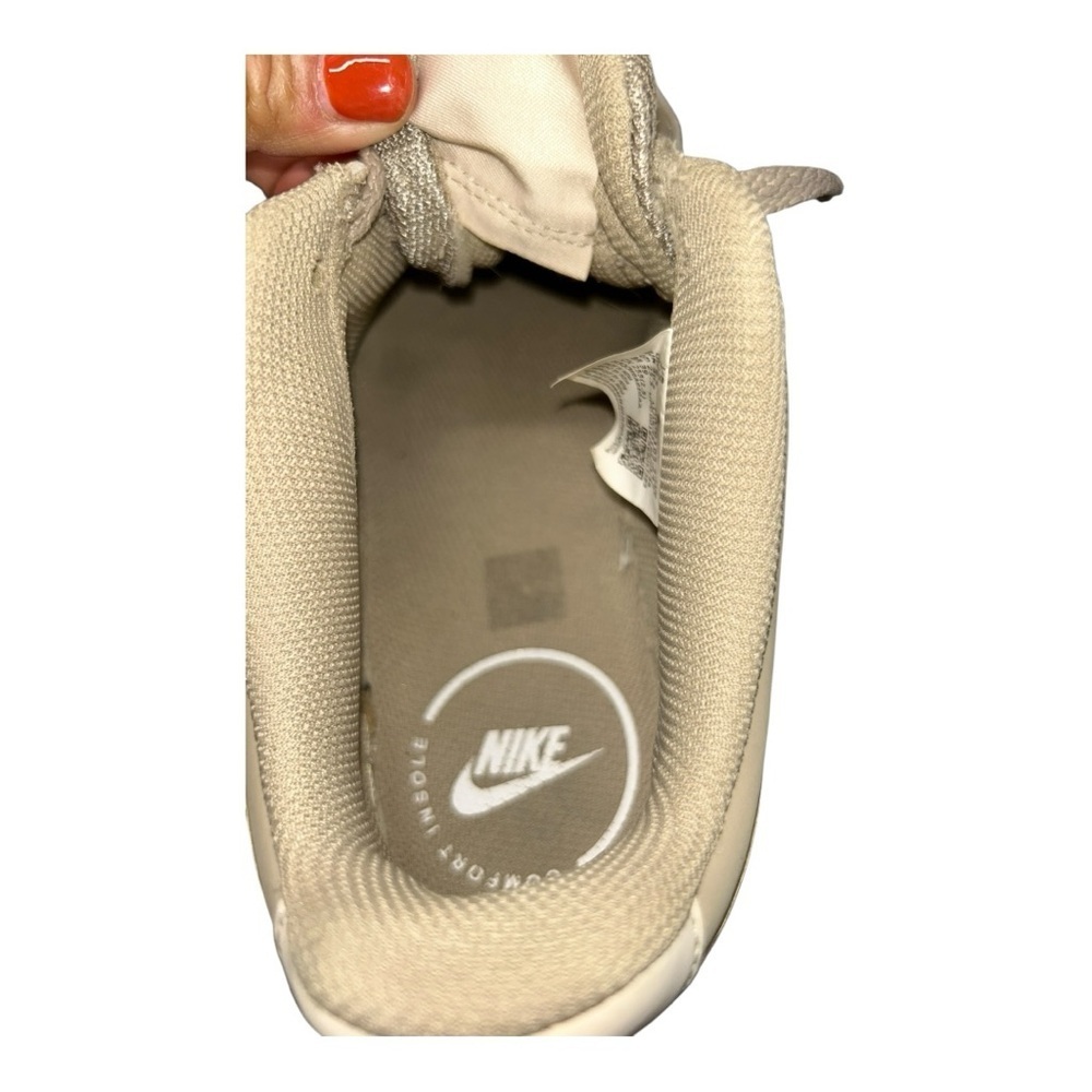 Nike Tan and White Sneakers Men’s size 7.5 (women size 9) - Picture 14 of 15